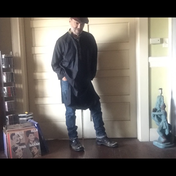 Kurta and Gold - Picture 2 of 5